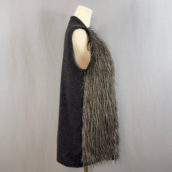 H&M Black and Gray Dramatic Textured Statement Vest Cascading Feather & Fringe - Picture 4 of 6